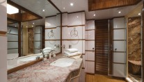 En-suite bathroom aboard Princess Iolanthe yacht - Photo courtesy of Mondo Marine